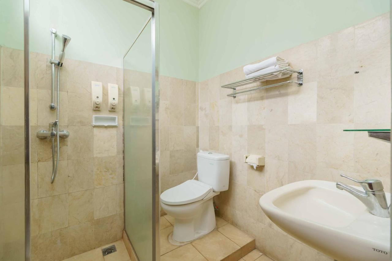 Reddoorz Plus Near Kemang Raya Jakarta Luaran gambar