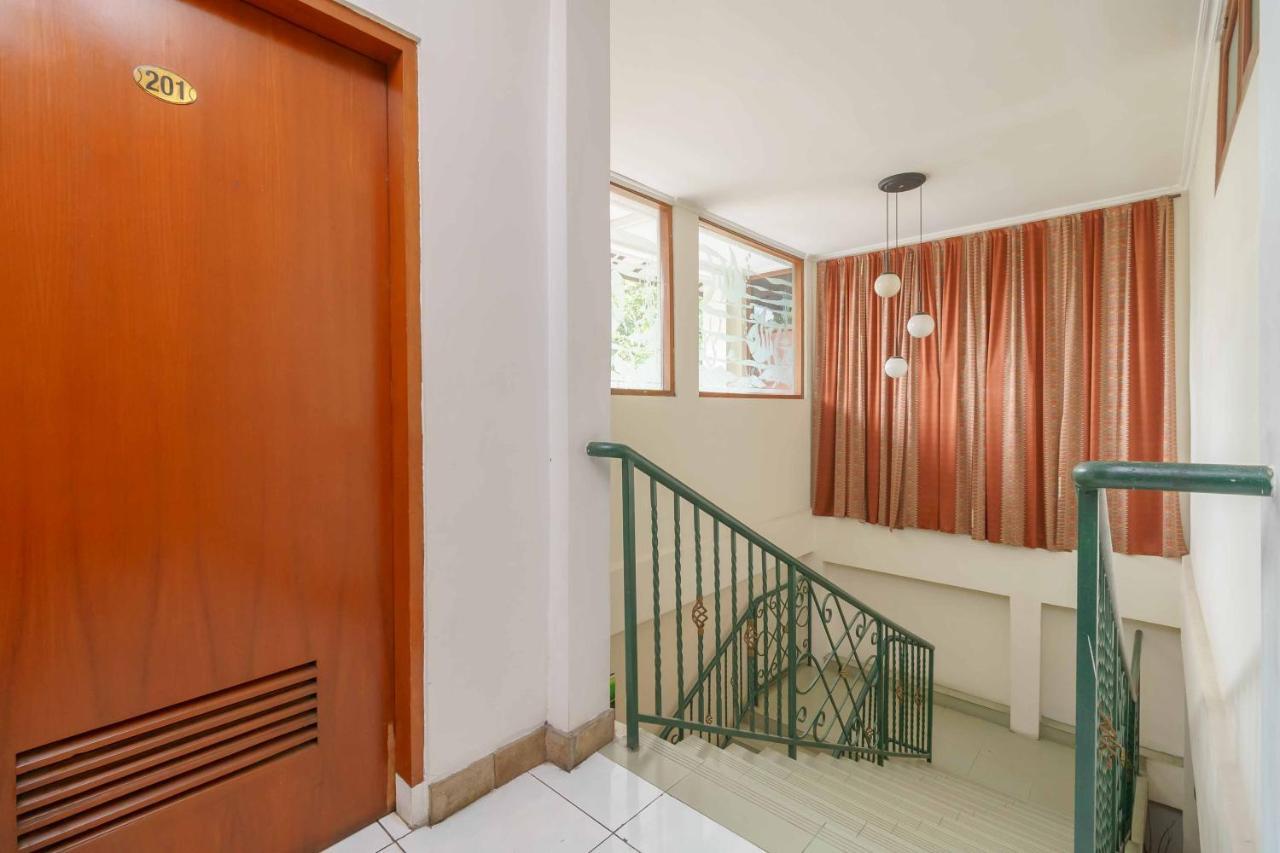 Reddoorz Plus Near Kemang Raya Jakarta Luaran gambar