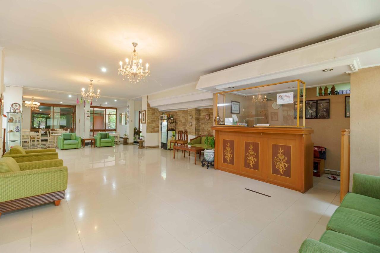 Reddoorz Plus Near Kemang Raya Jakarta Luaran gambar