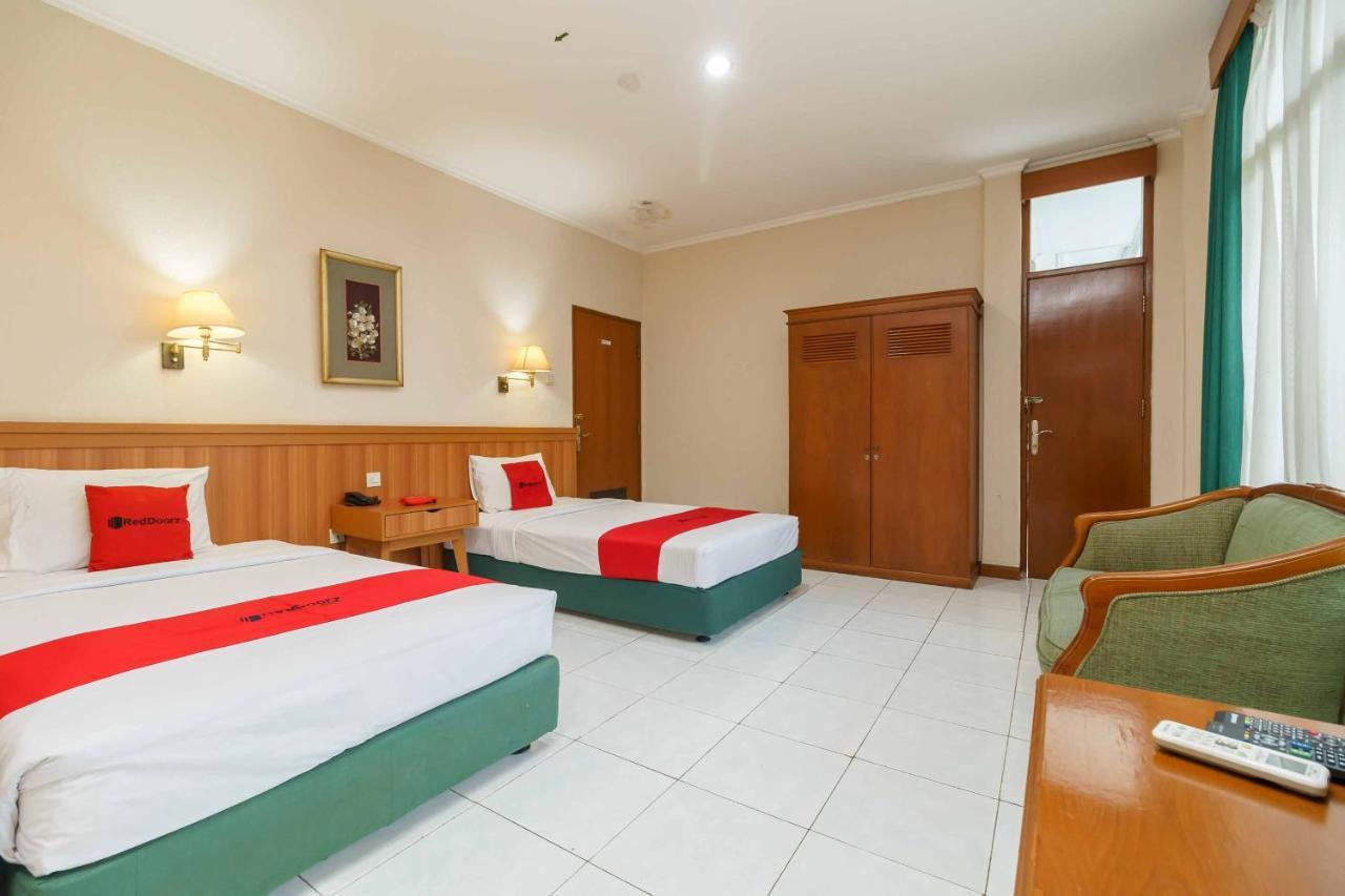 Reddoorz Plus Near Kemang Raya Jakarta Luaran gambar