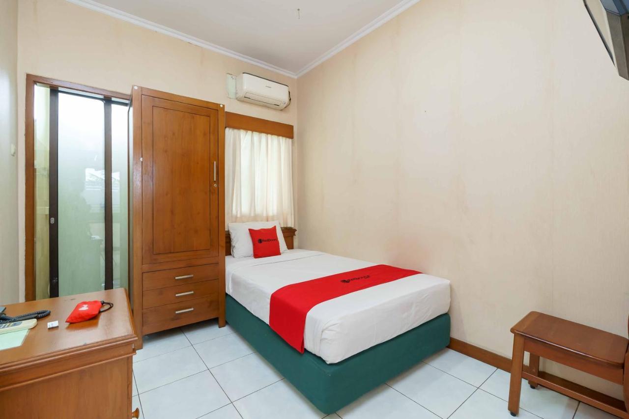 Reddoorz Plus Near Kemang Raya Jakarta Luaran gambar
