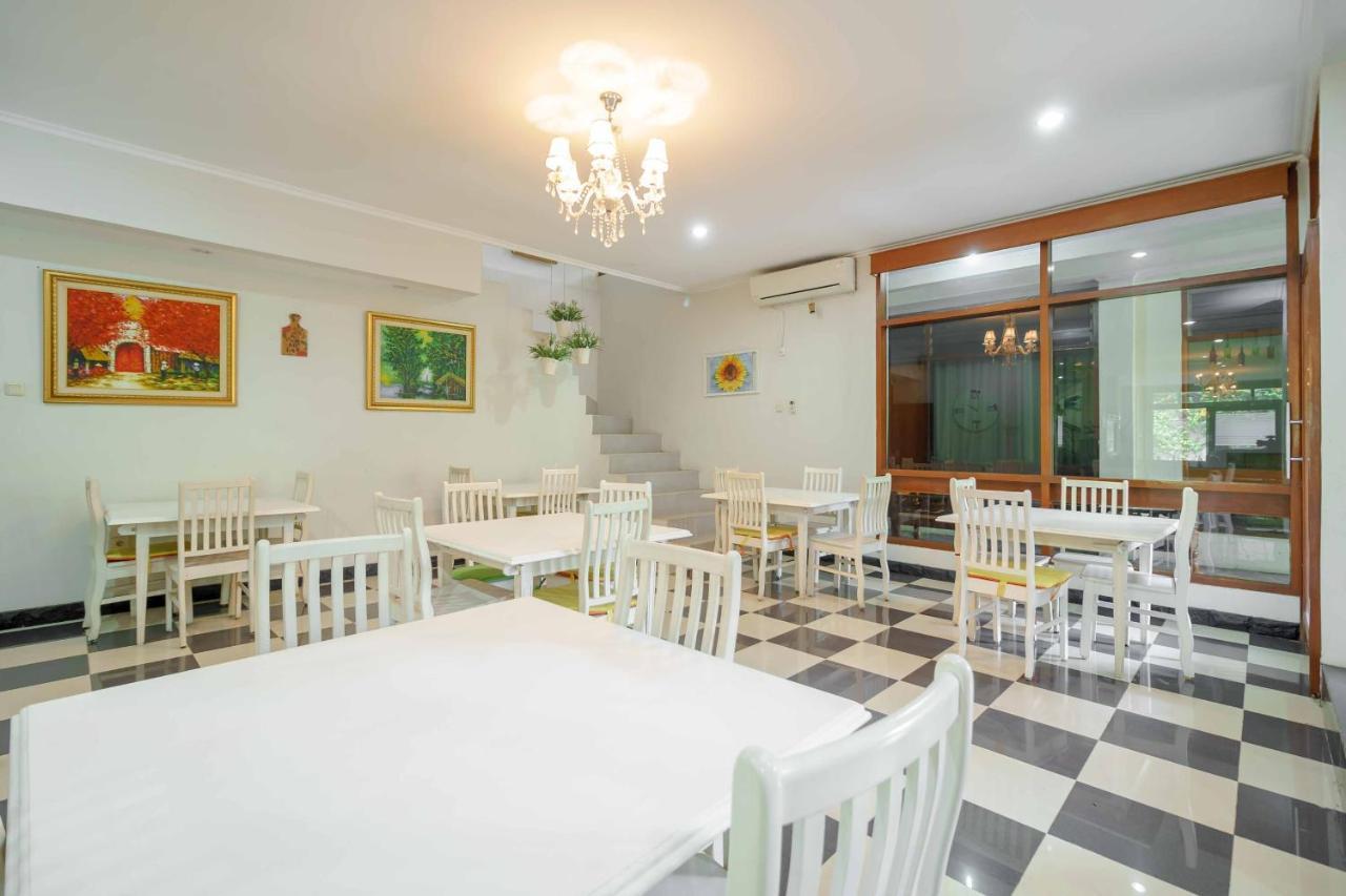 Reddoorz Plus Near Kemang Raya Jakarta Luaran gambar
