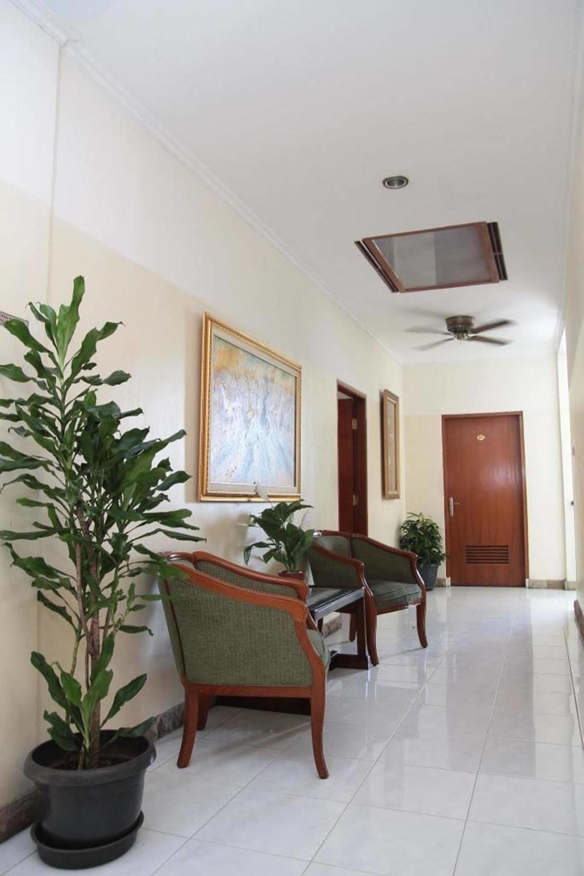 Reddoorz Plus Near Kemang Raya Jakarta Luaran gambar